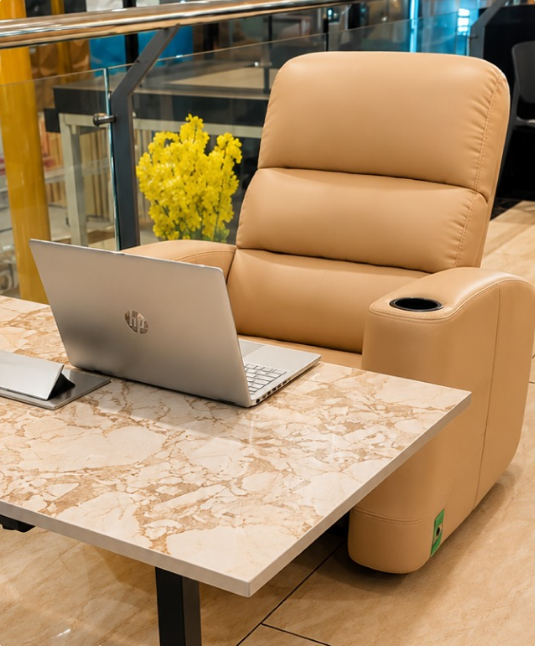 Premium Lounge
